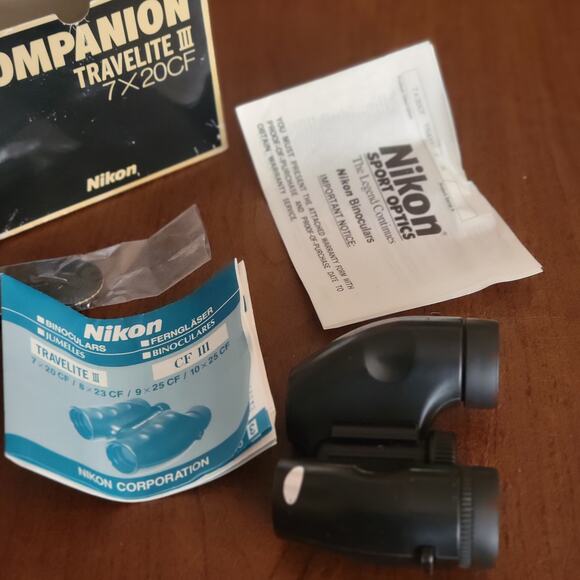 Vintage Nikon Travelite III 7 x 20 7.1  CF Travel Size Compact Binoculars - Picture 1 of 11